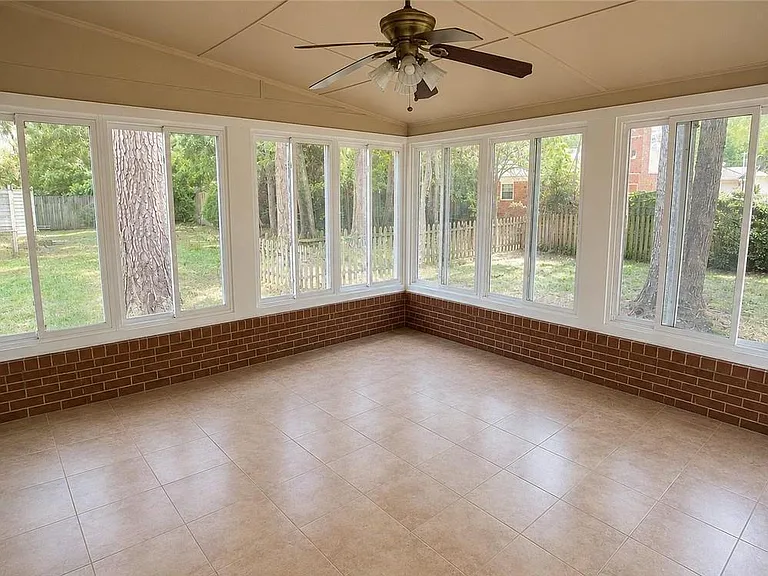 5465 Stewart Dr — Photo 7