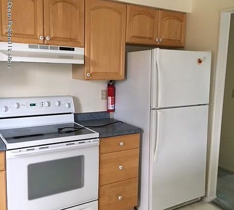 3rd image of 17 Sherwood Ct