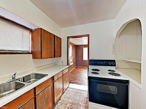 2nd image of 803 N 1st St APT 24