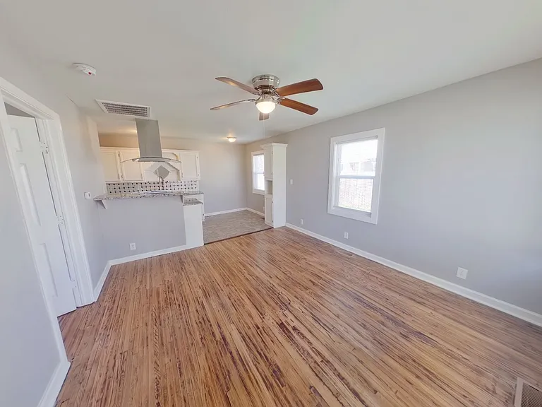 859 S Terrace Dr — Photo 2