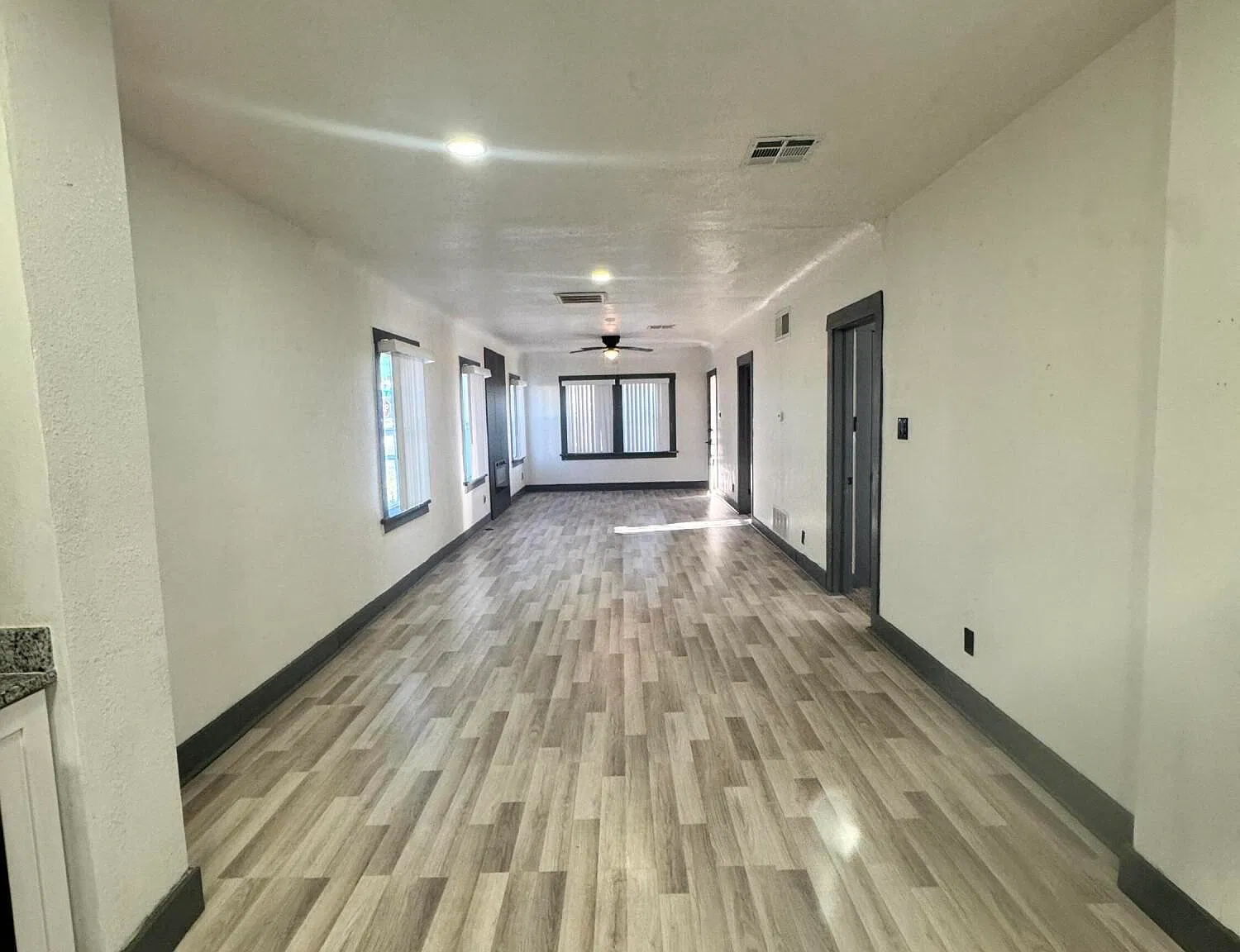 2 bed, 985 sqft, $1,550 — Photo 4