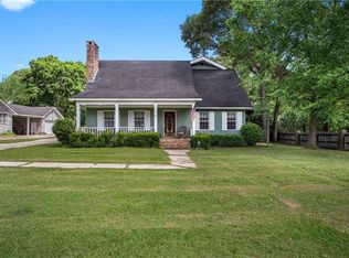 9226 Lake Woods Dr, Semmes, AL 36575