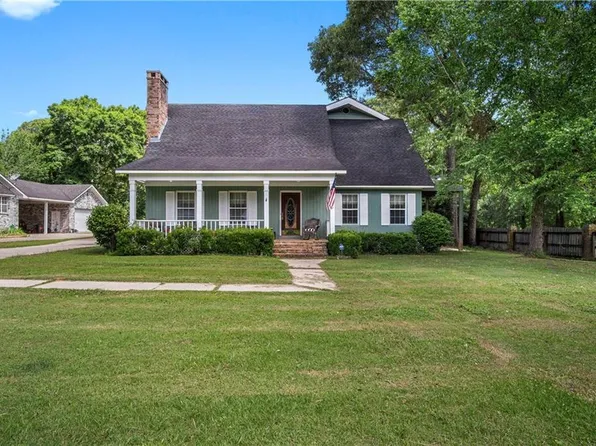 9226 Lake Woods Dr, Semmes, AL 36575