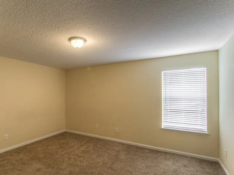 2509 Victoria Point Dr — Photo 11