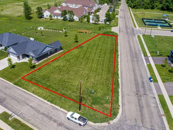 2103 Primrose Ln, Faribault, MN 55021