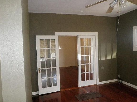 2nd image of 815 Roosevelt Pl