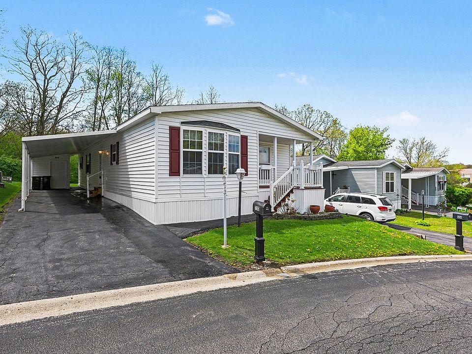 1st image of 700 Hillcrest Ln