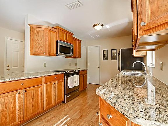 3rd image of 1102 Bernardo Blvd
