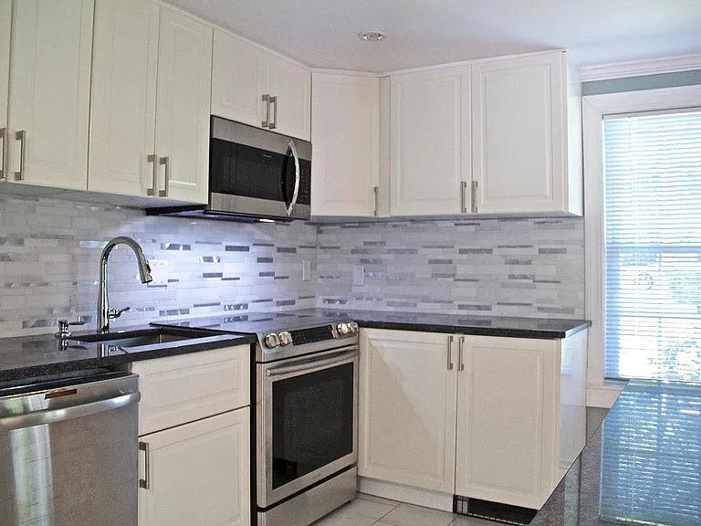 52 Maplewood Dr — Photo 20