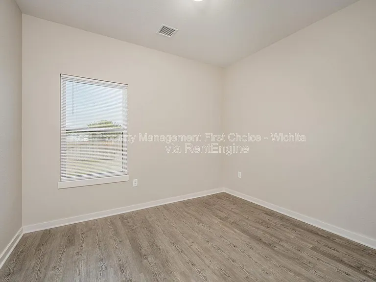 3426 W Angel St — Photo 18