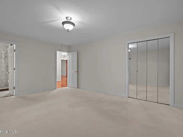 503 Scotland Ave — Photo 26
