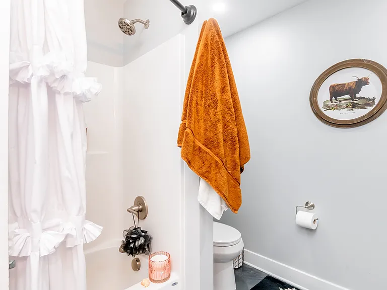 1422 E Elm St #2 — Photo 18