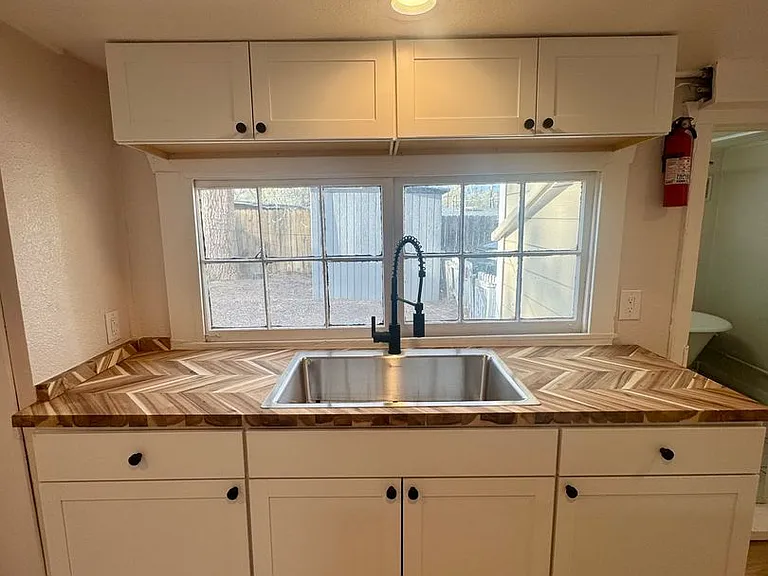 21 Bonfoy Ave — Photo 10