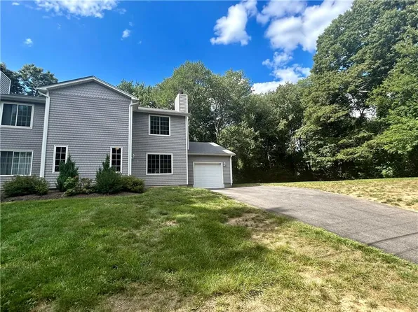 51 Riverdell Dr, Saunderstown, RI 02874