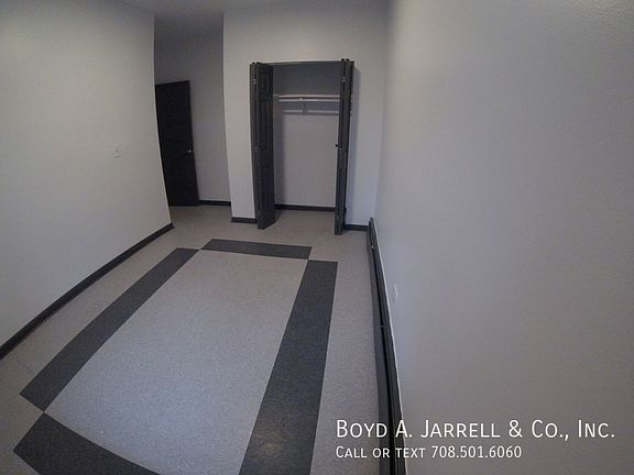 3rd image of 6052 S Michigan Ave #6054-2