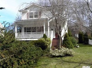 292 Spring Rd, Huntington, NY 11743