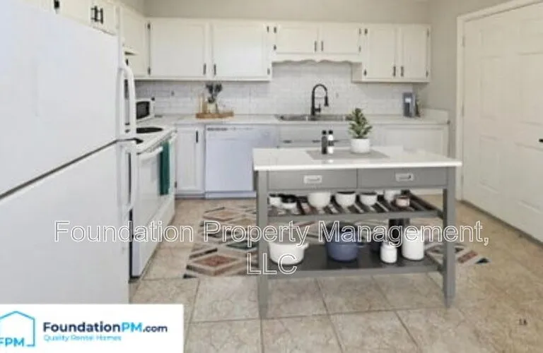 34 N Idlewild St #14 — Photo 5