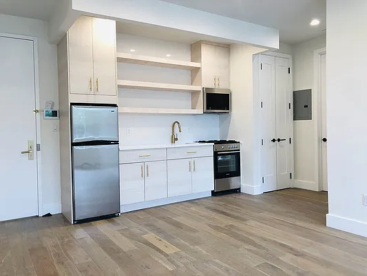 Rented by null | media 52