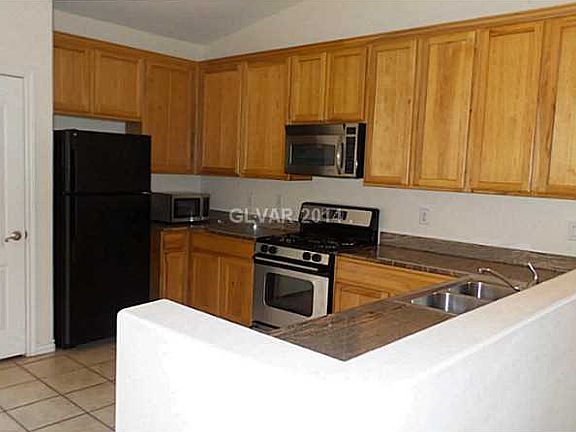 3rd image of 328 Sierra Breeze Ave