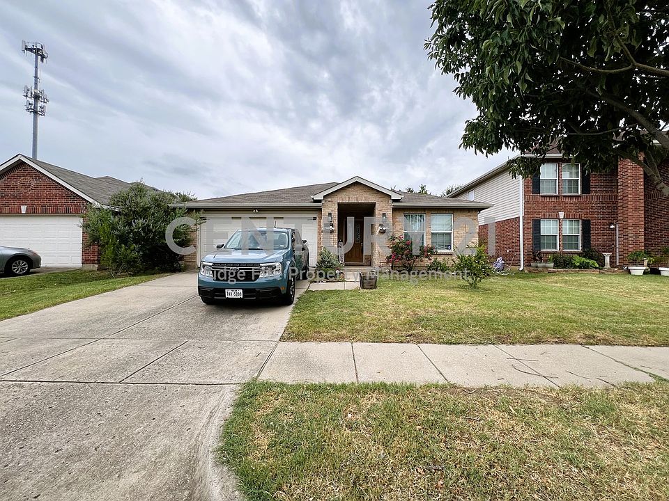 1st image of 2904 Desert Dr