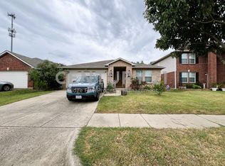 2904 Desert Dr, Denton, TX 76210