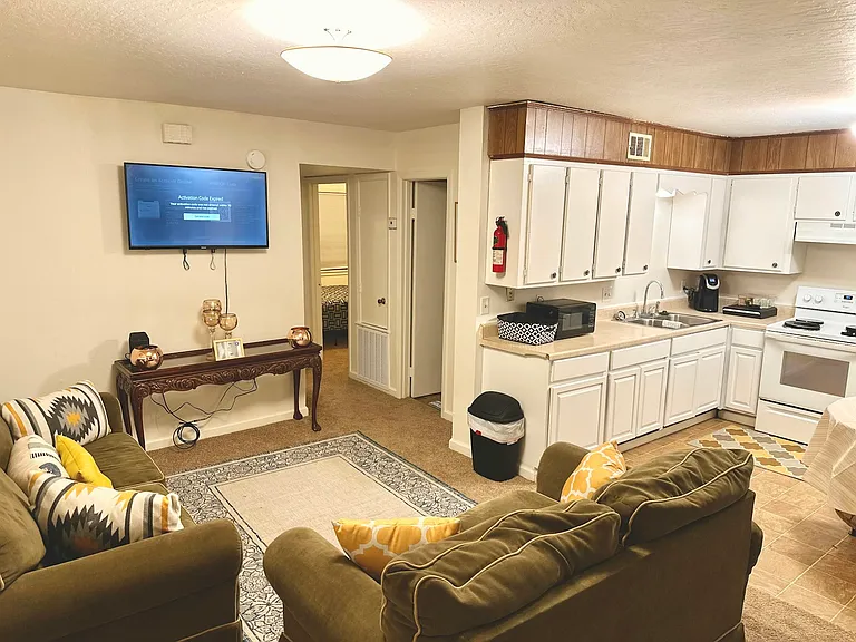 4 Eatonville Rd #4 — Photo 2