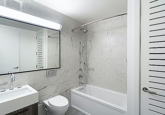 5th image of 220 E 72nd St #7B2