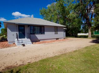 601 Clinic St NE, Medina, ND 58467