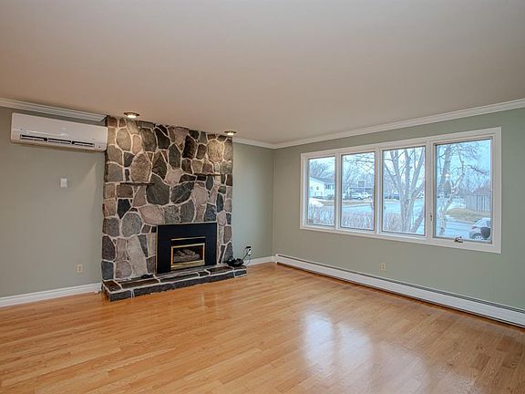 5th image of 47 Quebec Street