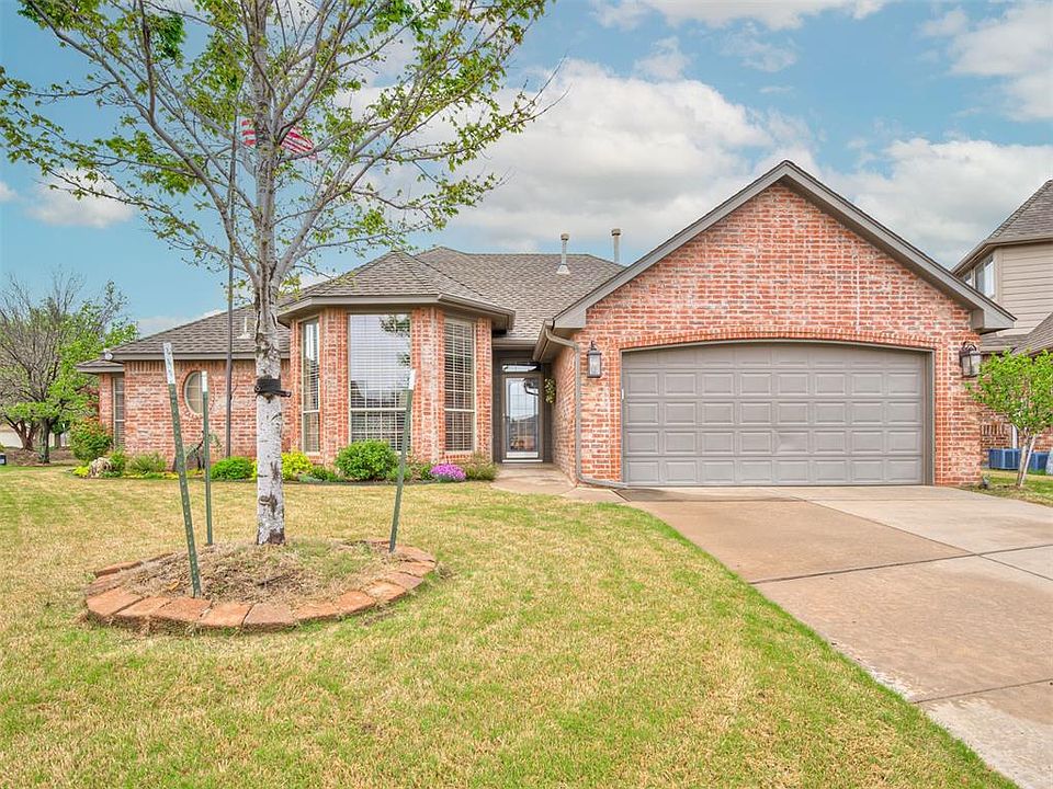 1st image of 505 SW 123rd Pl