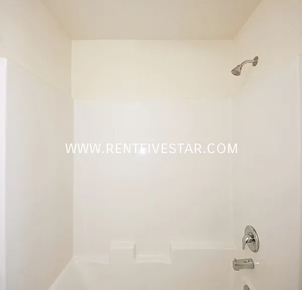 3954 Hawthorne Rd #14B — Photo 11