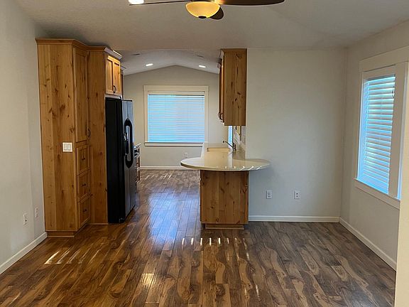 2nd image of 1335 NE Sunrise Ln
