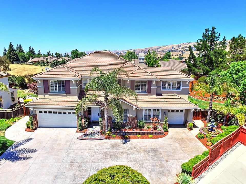 2nd image of 2627 Carmella Ct
