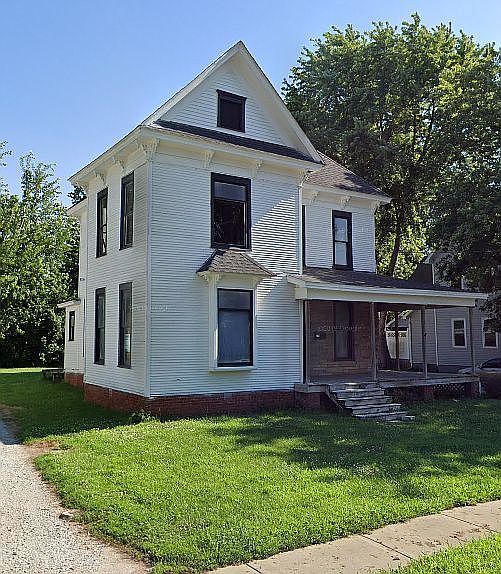 2nd image of 605 E Park St