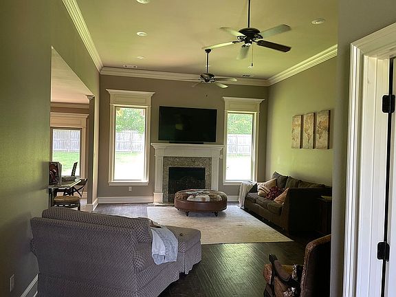 3rd image of 8021 N Shoreline Blvd