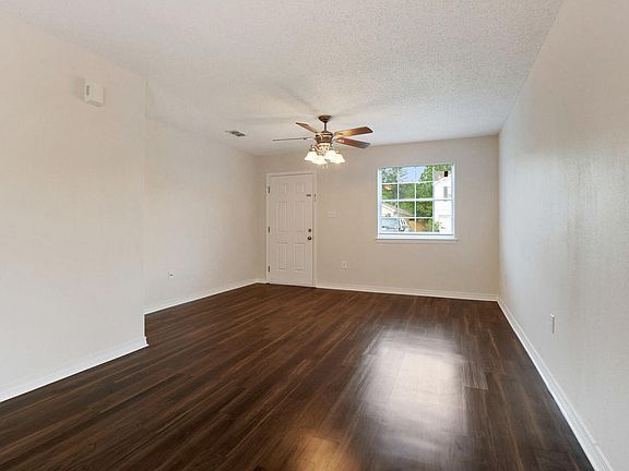 5th image of 11108 Sonja Dr