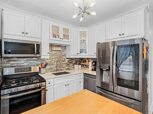 16 Stegman Terrace image 12 of 48