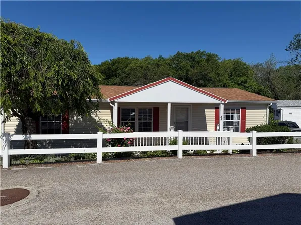 27 Woodward Rd Trailer 57, Lincoln, RI 02865