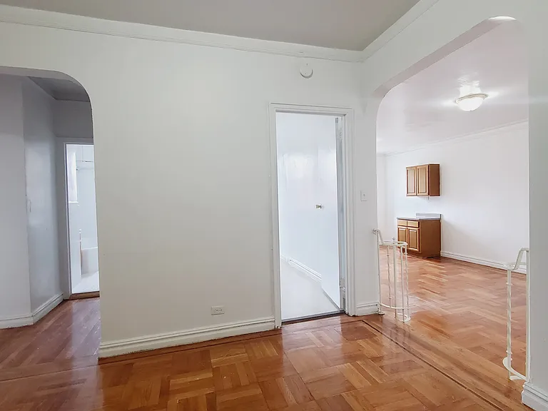 711 Walton Ave #4J — Photo 3