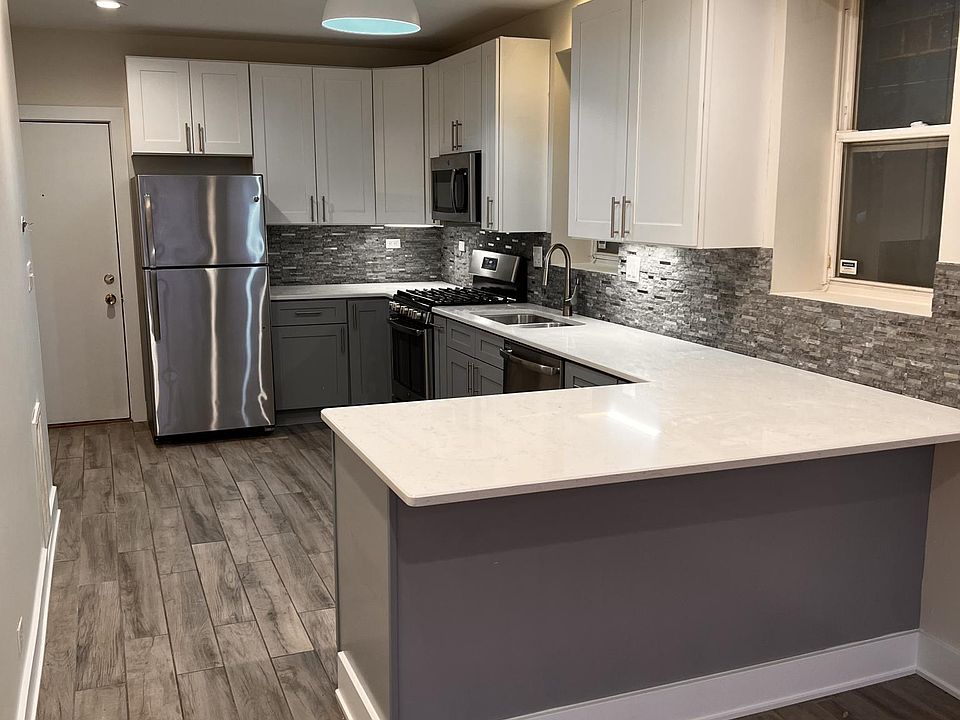 1st image of 1425 N Wood St #1F