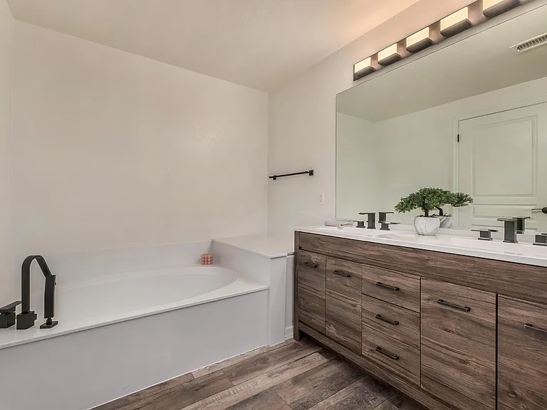 15221 N Clubgate Dr #1110 — Photo 10