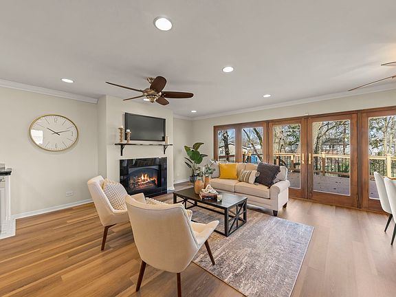 5th image of 23W310 Saint James Ct