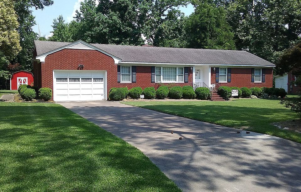 1st image of 3203 Dogwood Dr