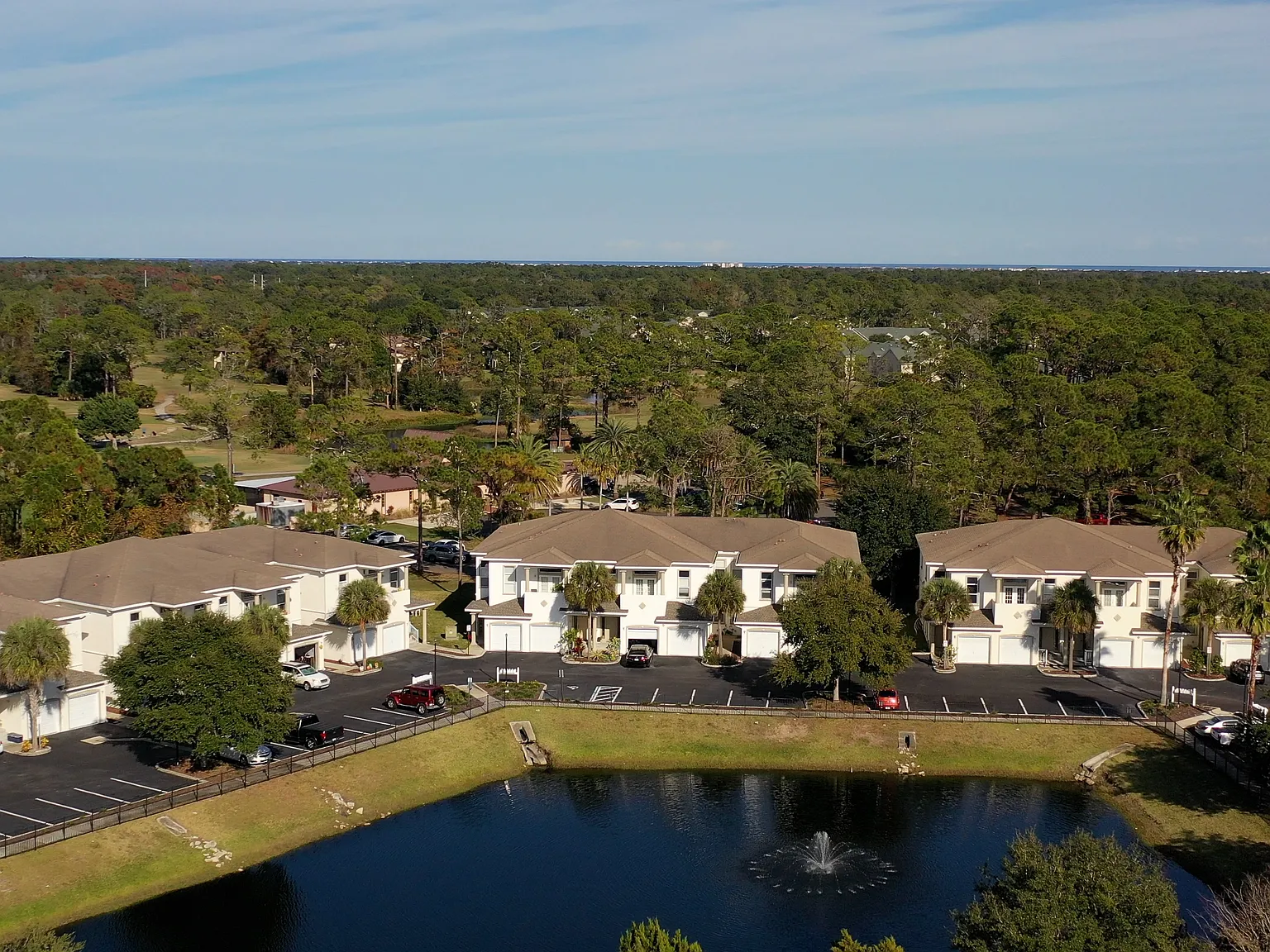 Devon Circle Apartments — Photo 3