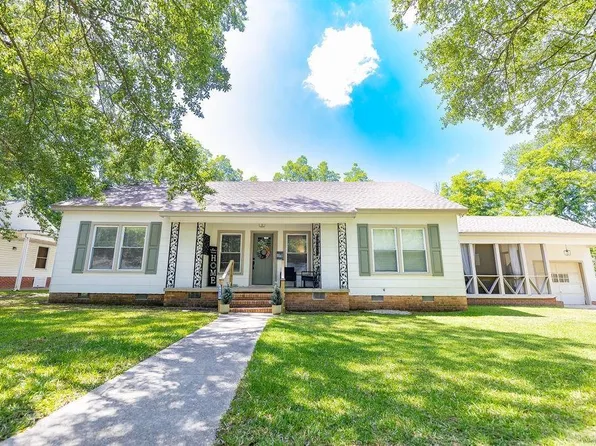 1513 W Faulkner St, El Dorado, AR 71730