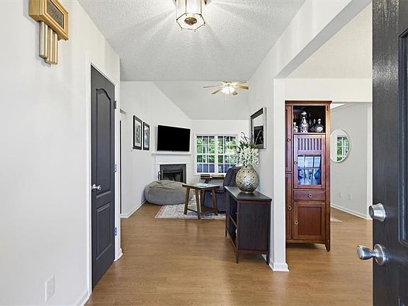5th image of 108 Misty Oak Ln
