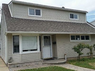 899 Bowling Green Dr, Westbury, NY, 11590