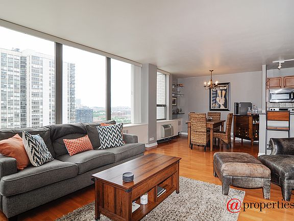 Kitchen / Living Room