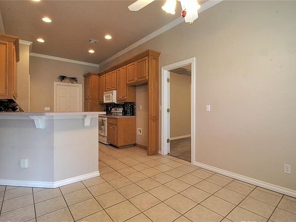5th image of 172 Woodlands Dr