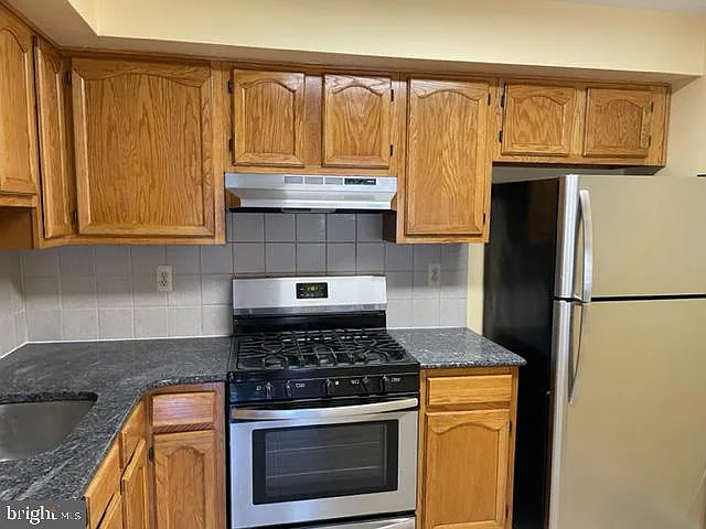 205 Salem Ct #6 — Photo 4